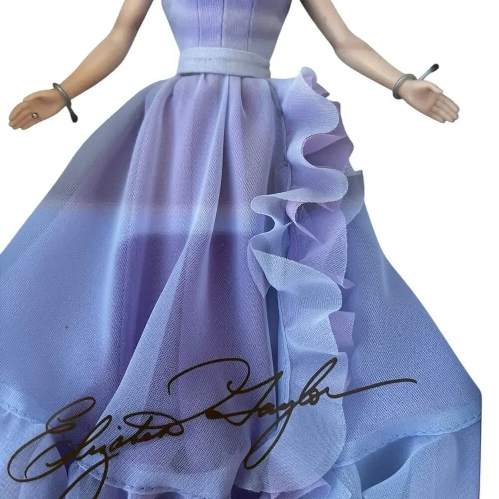 New in box-Elizabeth Taylor 20076 Mattel collectors doll
